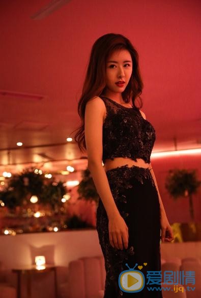 何文意街拍写真 何文意高清写真_何文意高清剧照