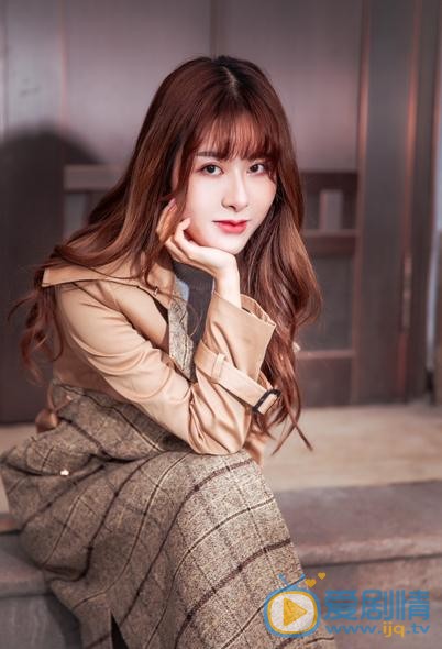 何文意街拍写真 何文意高清写真_何文意高清剧照