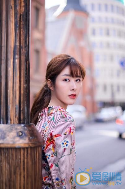 何文意街拍写真 何文意高清写真_何文意高清剧照