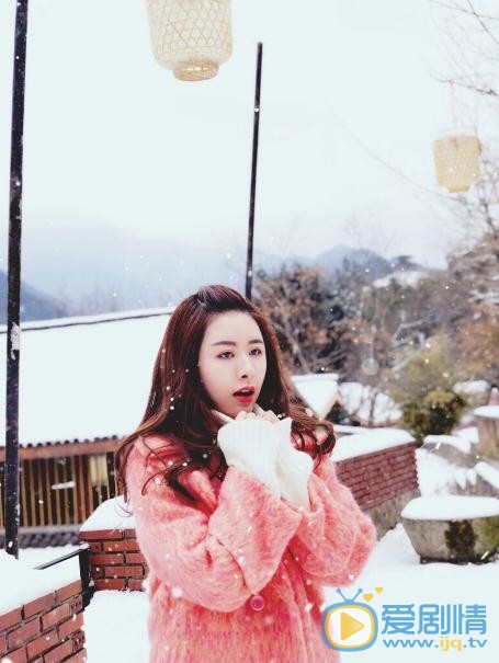 何文意街拍写真 何文意高清写真_何文意高清剧照