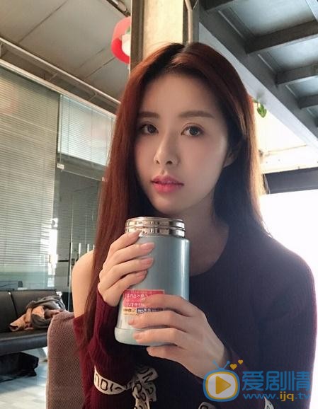 何文意生活照 何文意高清写真_何文意高清剧照