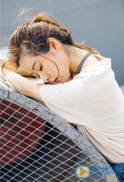 何文意街拍写真 何文意高清写真_何文意高清剧照