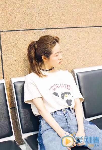 何文意街拍写真 何文意高清写真_何文意高清剧照