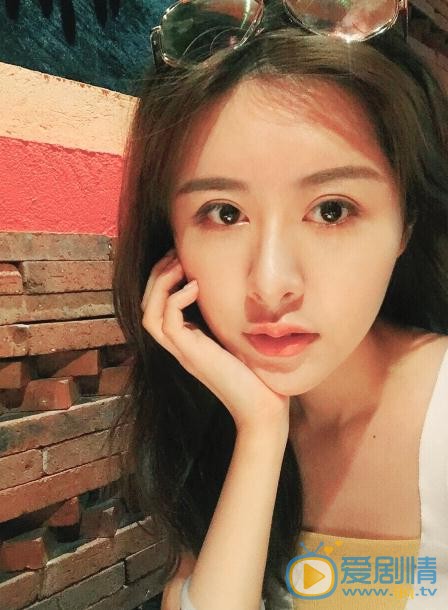 何文意生活照 何文意高清写真_何文意高清剧照