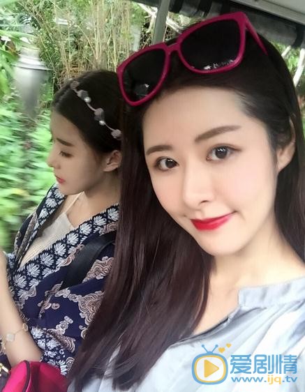 何文意与人合照 何文意高清写真_何文意高清剧照