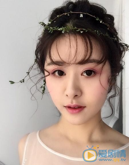 何文意生活照 何文意高清写真_何文意高清剧照
