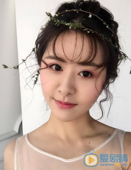 何文意生活照 何文意高清写真_何文意高清剧照