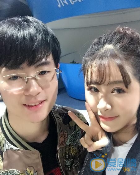 何文意与人合照 何文意高清写真_何文意高清剧照