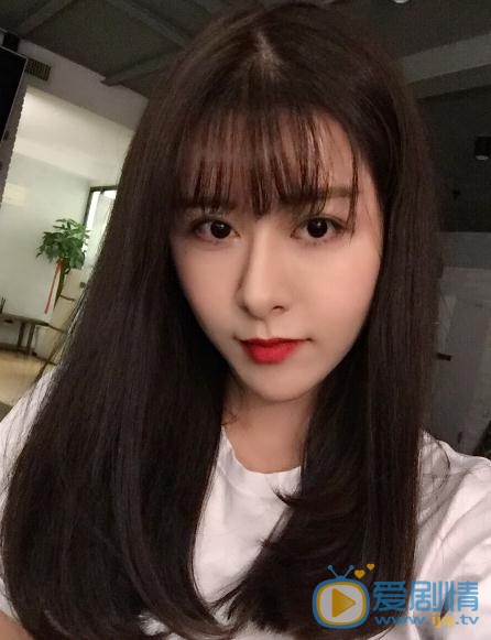 何文意生活照 何文意高清写真_何文意高清剧照