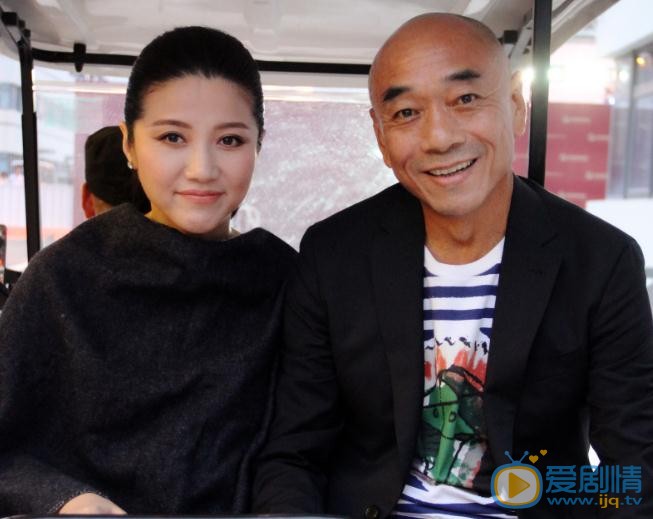颜丙燕与人合照 颜丙燕高清写真_颜丙燕高清剧照