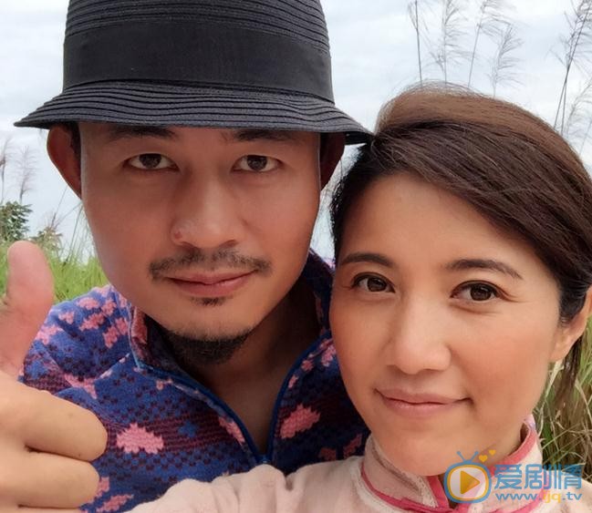 颜丙燕与人合照 颜丙燕高清写真_颜丙燕高清剧照