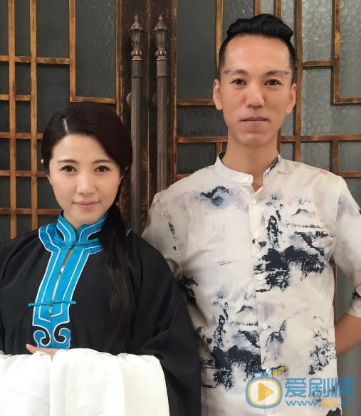 颜丙燕与人合照 颜丙燕高清写真_颜丙燕高清剧照