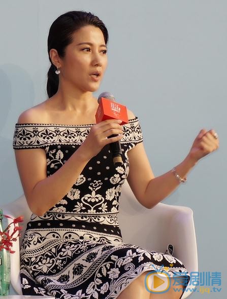 颜丙燕与人合照 颜丙燕高清写真_颜丙燕高清剧照