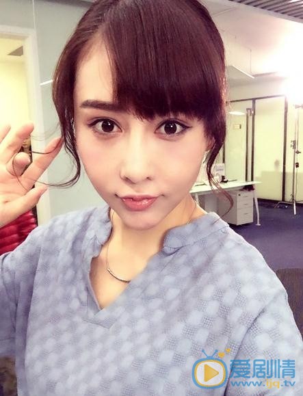 陈美行与人合照 陈美行高清写真_陈美行高清剧照