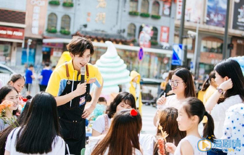 侯朋岩《嘿好样的》节目照 侯朋岩高清写真_侯朋岩高清剧照