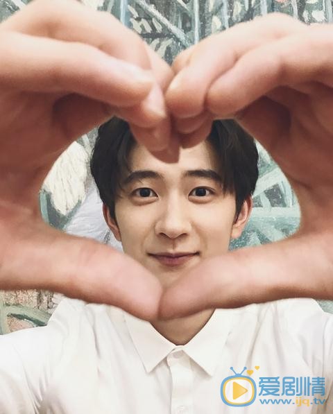 侯朋岩生活照 侯朋岩高清写真_侯朋岩高清剧照