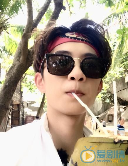 侯朋岩生活照 侯朋岩高清写真_侯朋岩高清剧照