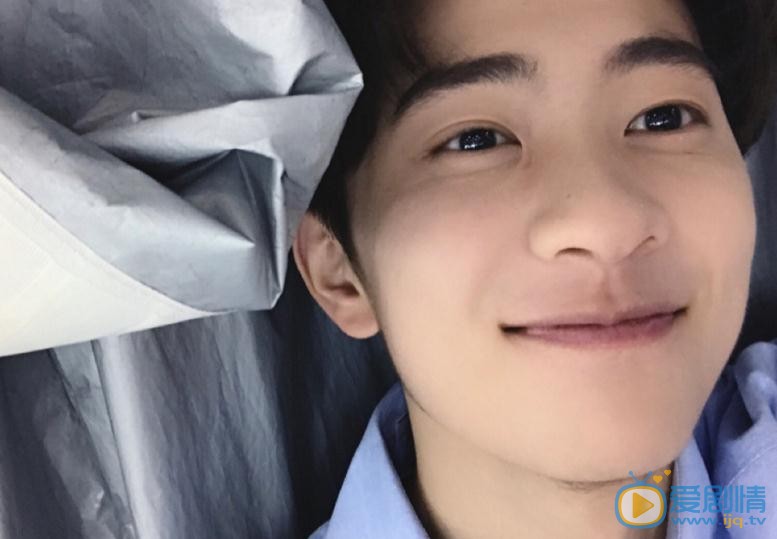 侯朋岩生活照 侯朋岩高清写真_侯朋岩高清剧照