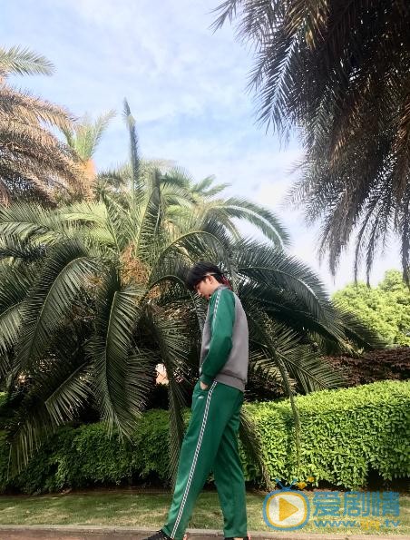 侯朋岩生活照 侯朋岩高清写真_侯朋岩高清剧照