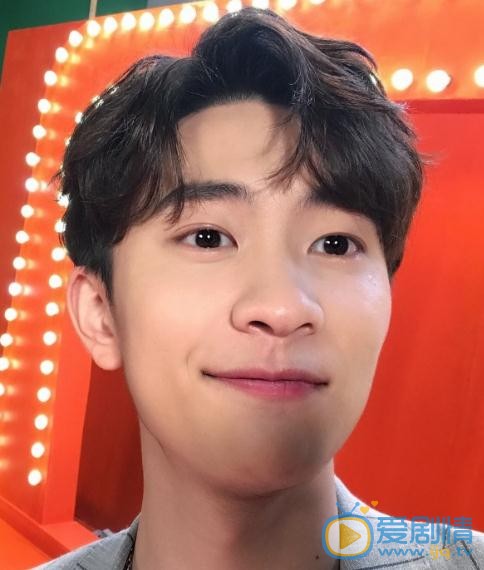 侯朋岩生活照 侯朋岩高清写真_侯朋岩高清剧照