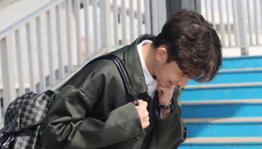 侯朋岩随性街拍 侯朋岩高清写真_侯朋岩高清剧照
