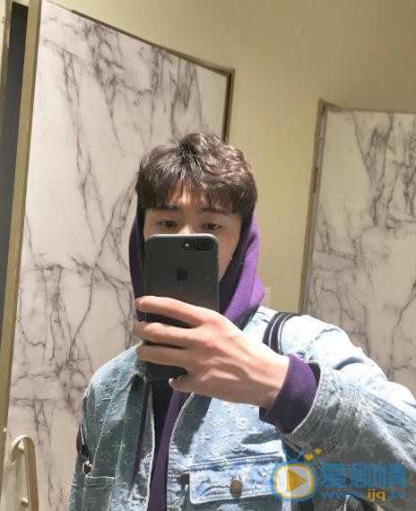 侯朋岩生活照 侯朋岩高清写真_侯朋岩高清剧照