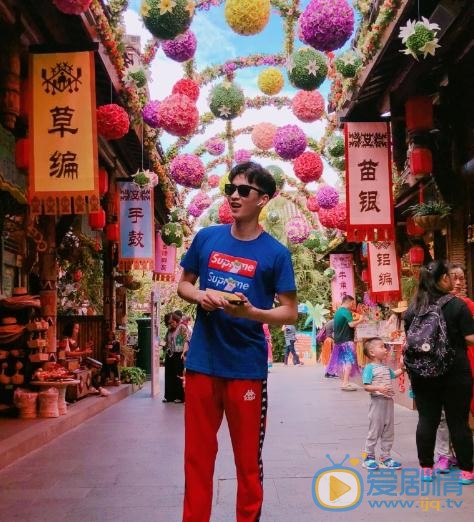 侯朋岩生活照 侯朋岩高清写真_侯朋岩高清剧照