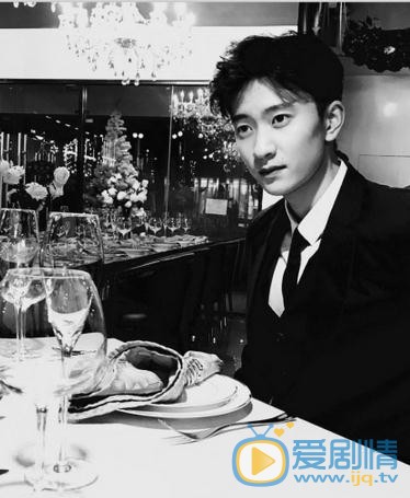 侯朋岩生活照 侯朋岩高清写真_侯朋岩高清剧照