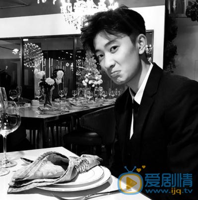 侯朋岩生活照 侯朋岩高清写真_侯朋岩高清剧照