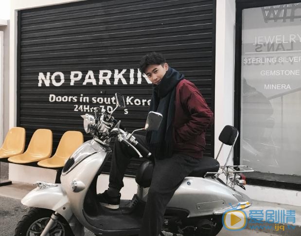 侯朋岩生活照 侯朋岩高清写真_侯朋岩高清剧照