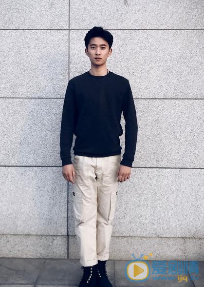 侯朋岩生活照 侯朋岩高清写真_侯朋岩高清剧照