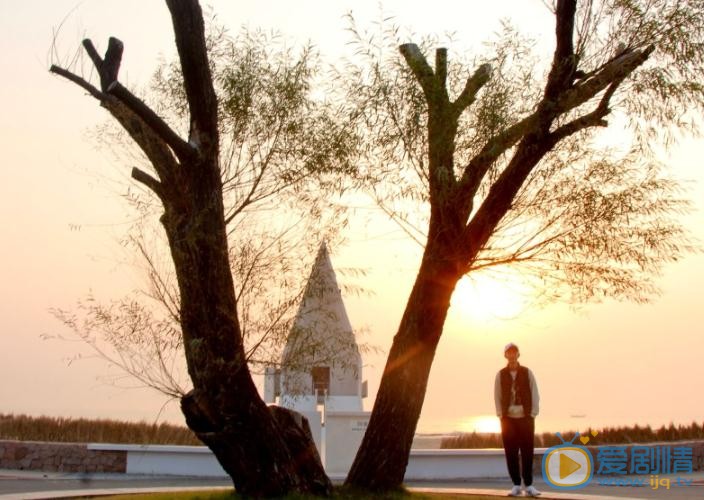 侯朋岩生活照 侯朋岩高清写真_侯朋岩高清剧照