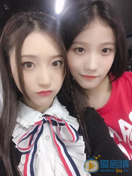 谢蕾蕾与人合照 谢蕾蕾高清写真_谢蕾蕾高清剧照