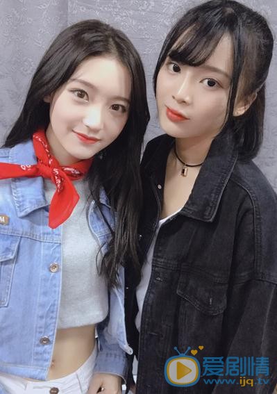 谢蕾蕾与人合照 谢蕾蕾高清写真_谢蕾蕾高清剧照