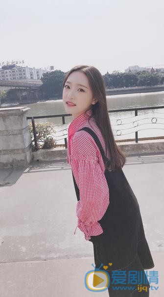 谢蕾蕾机场照 谢蕾蕾高清写真_谢蕾蕾高清剧照