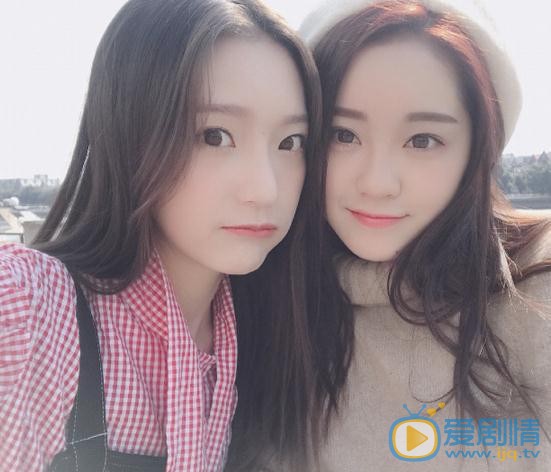 谢蕾蕾与人合照 谢蕾蕾高清写真_谢蕾蕾高清剧照