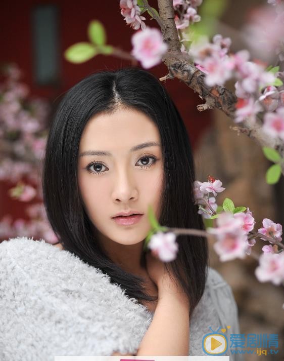 张译木街拍照 张译木高清写真_张译木高清剧照