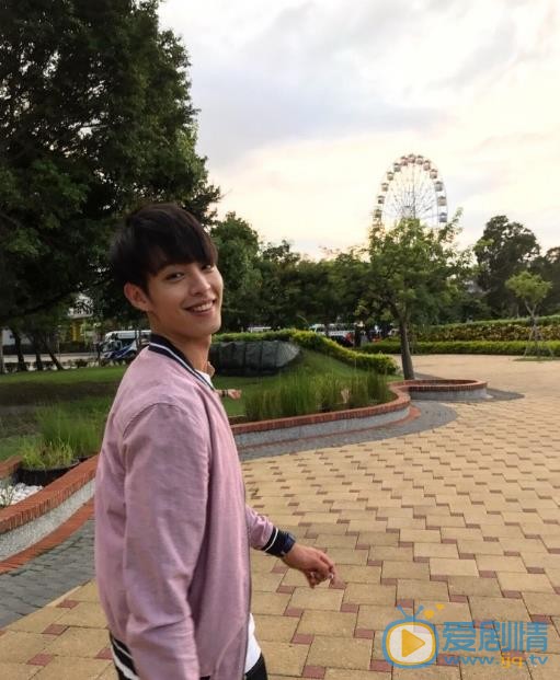 曹佑宁旅行大片 曹佑宁随性旅行照