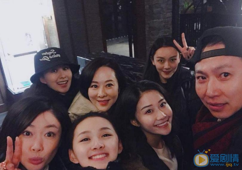 黄露露与人合照 黄露露高清写真_黄露露高清剧照