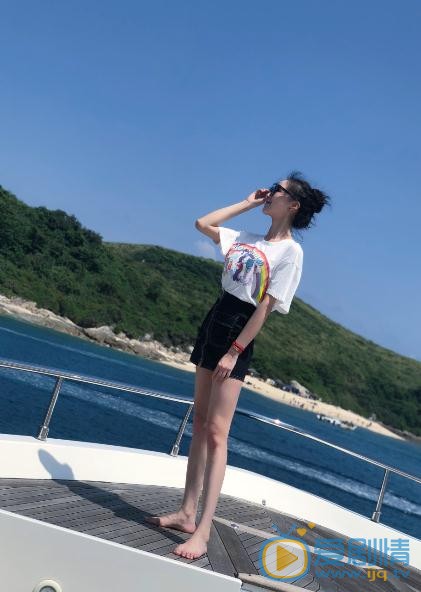 黄露露随性街拍 黄露露高清写真_黄露露高清剧照
