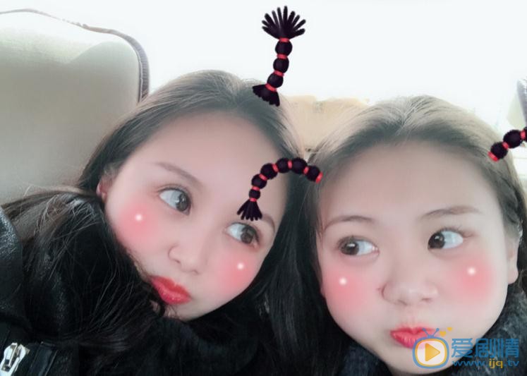 黄露露与人合照 黄露露高清写真_黄露露高清剧照