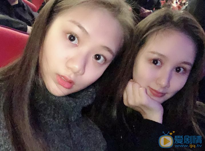 黄露露与人合照 黄露露高清写真_黄露露高清剧照