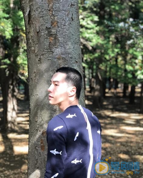 王冠逸杂志写真 王冠逸高清写真_王冠逸高清剧照