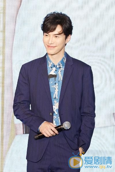 王冠逸活动照 王冠逸高清写真_王冠逸高清剧照