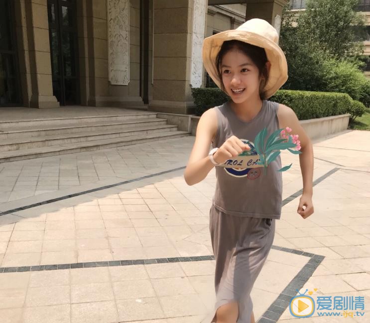 赵蕴卓旅行照 赵蕴卓高清写真_赵蕴卓高清剧照