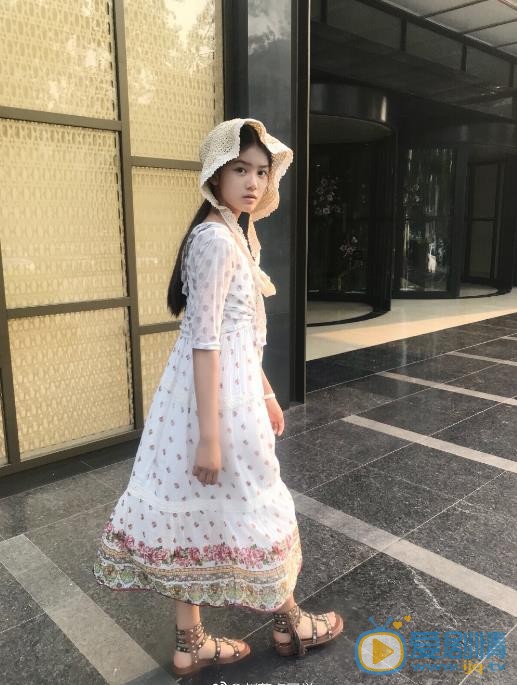 赵蕴卓旅行照 赵蕴卓高清写真_赵蕴卓高清剧照