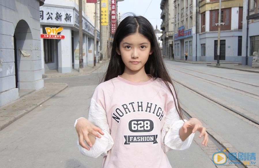 赵蕴卓唯美街拍 赵蕴卓高清写真_赵蕴卓高清剧照