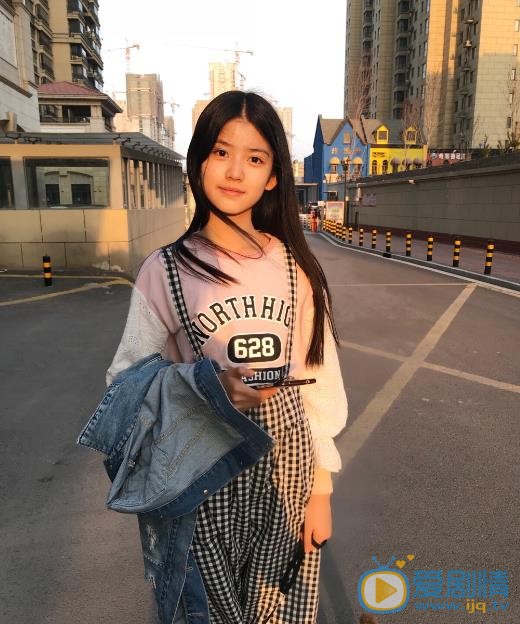 赵蕴卓唯美街拍 赵蕴卓高清写真_赵蕴卓高清剧照