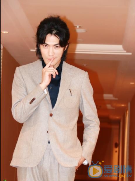 沙海黑眼镜是谁扮演的？沙海黑眼镜扮演者季晨个人资料、写真生活照欣赏