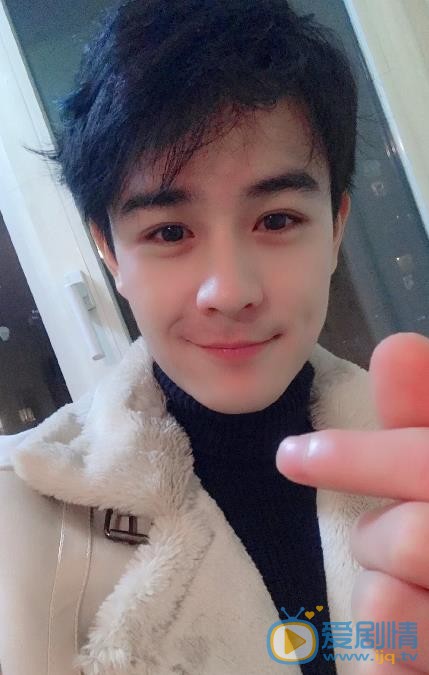 董成明生活照 董成明高清写真_董成明高清剧照